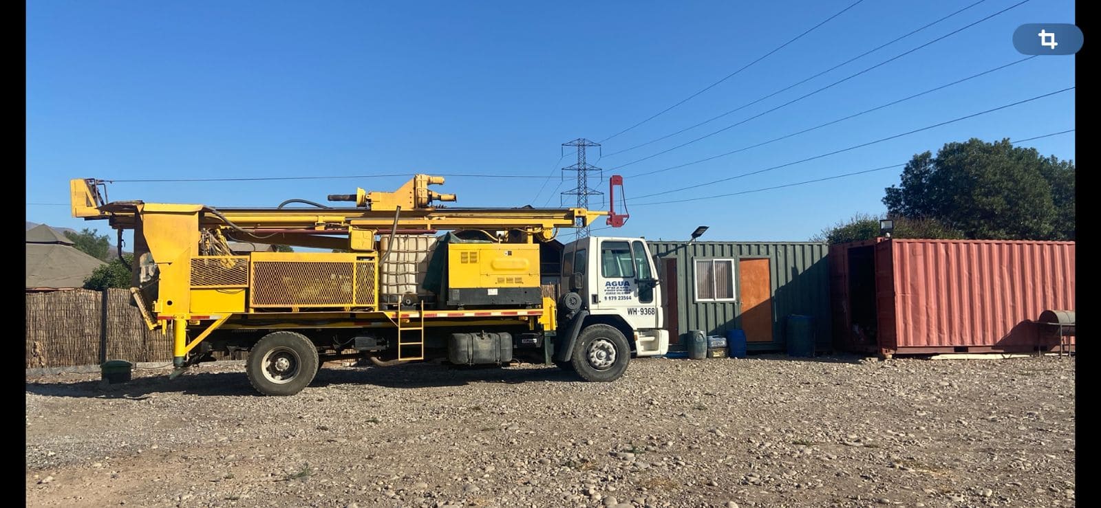 camion con maquina extractora - Maquinaria para extracción de agua subterránea
